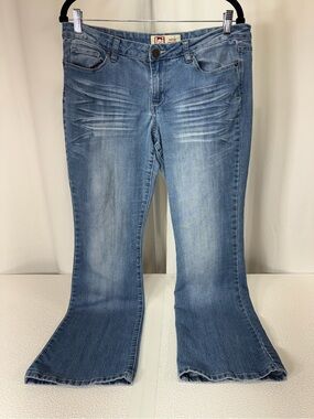 lei Light Blue Bootcut Jeans with Whiskering 3819